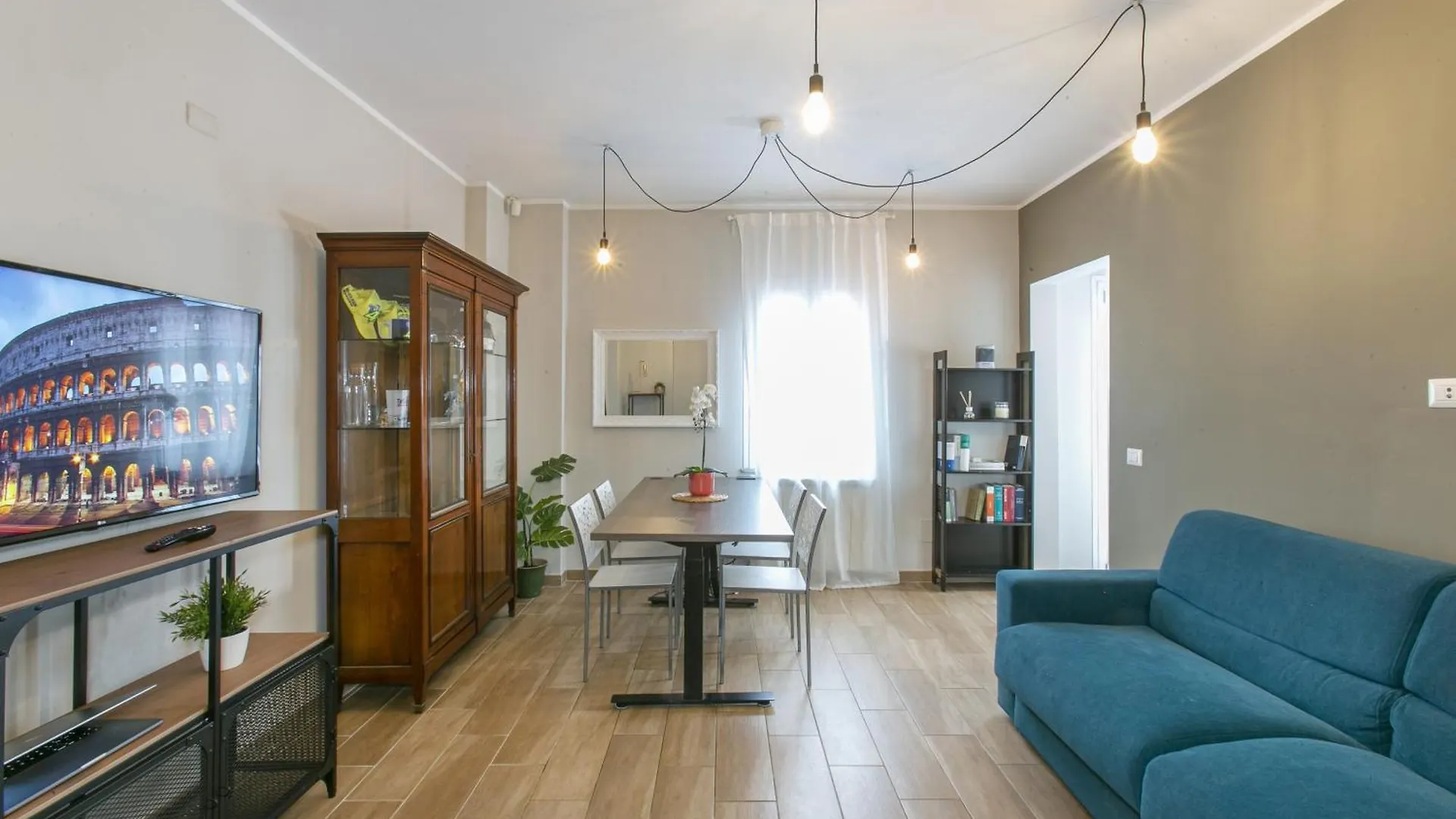 The Best Apartment In Rome! Italy