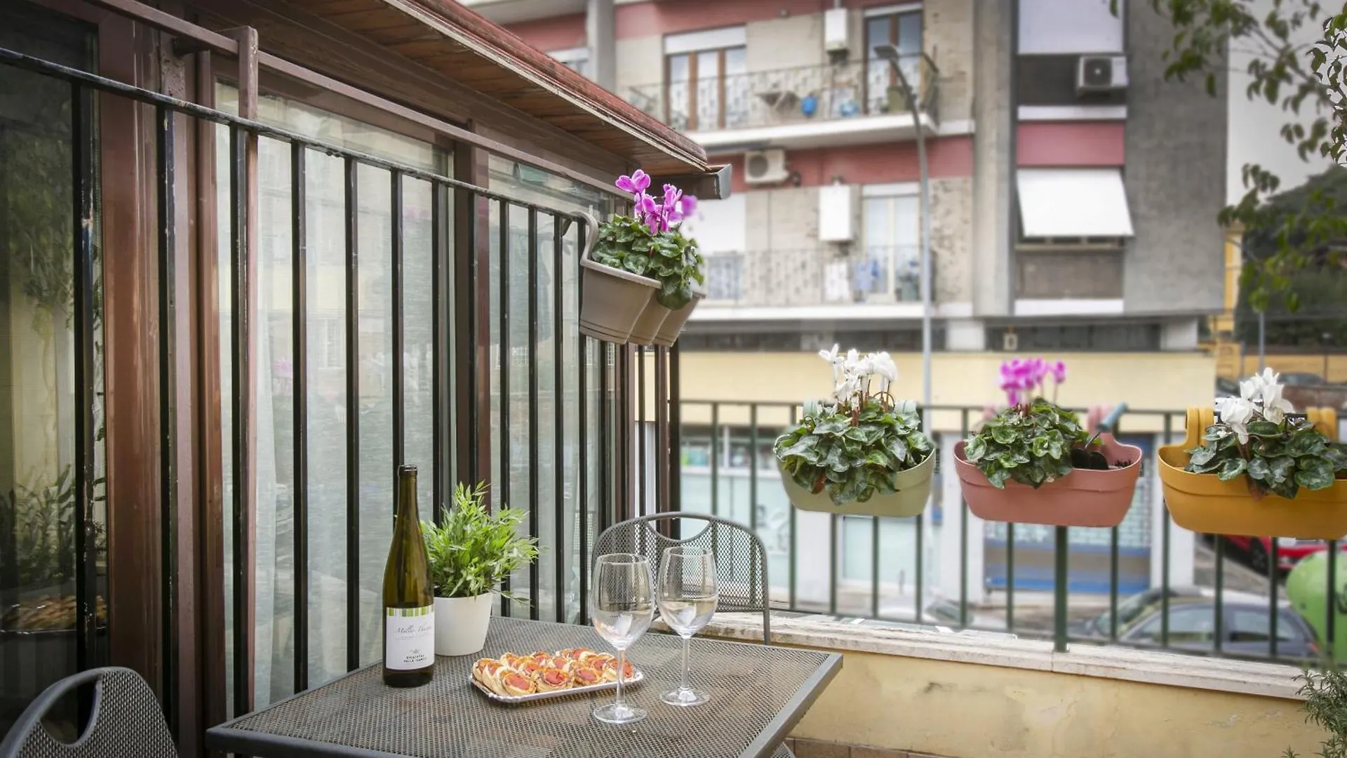 The Best Apartment In Rome!
