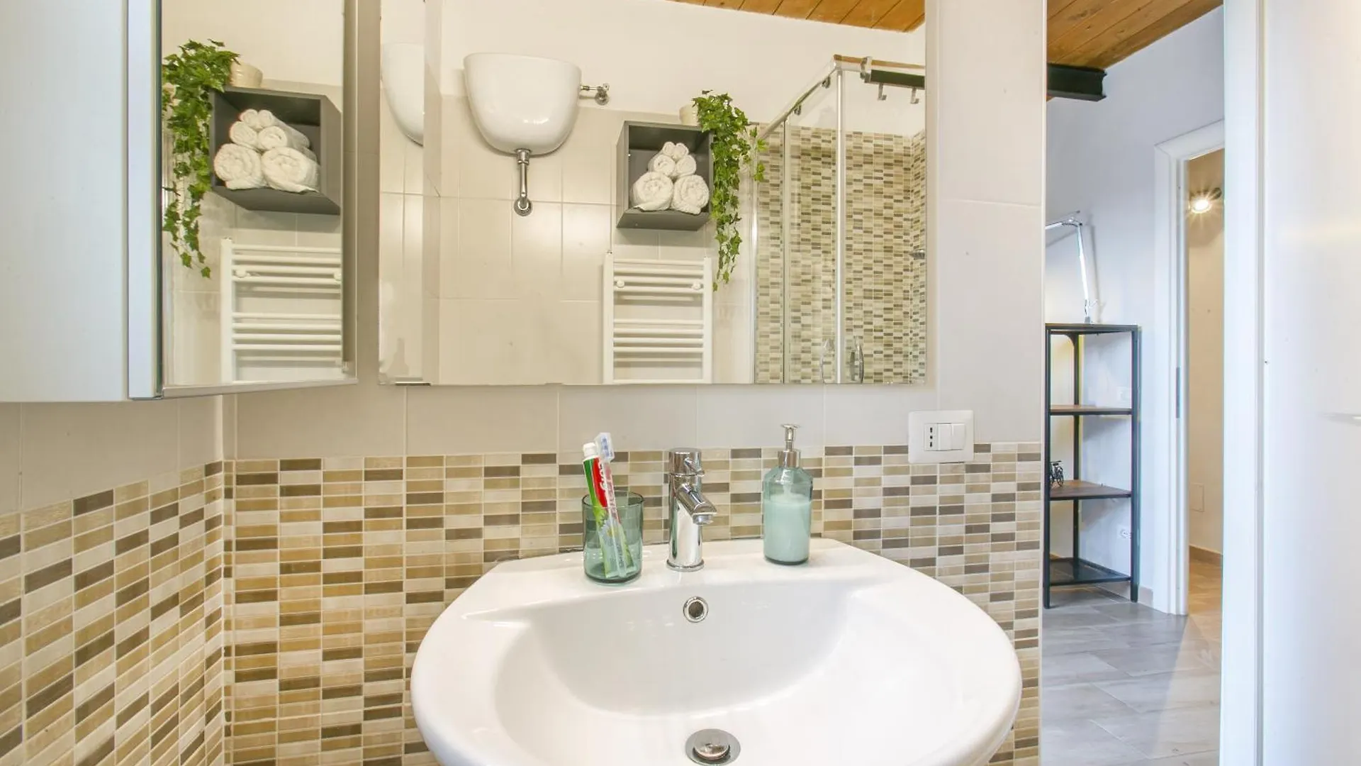 The Best Apartment In Rome! Italy